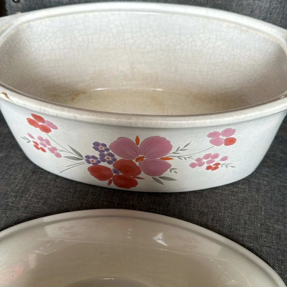 Vintage 1985 Galleria Collection Stoneware 2.4mtrs Covered Casserole Dish‎